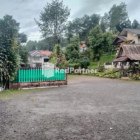 Pertiwi Village Redpartner Paragajen Exteriör bild